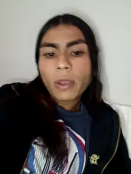 Emily Isa  online show from December 10, 2024, 11:51 pm