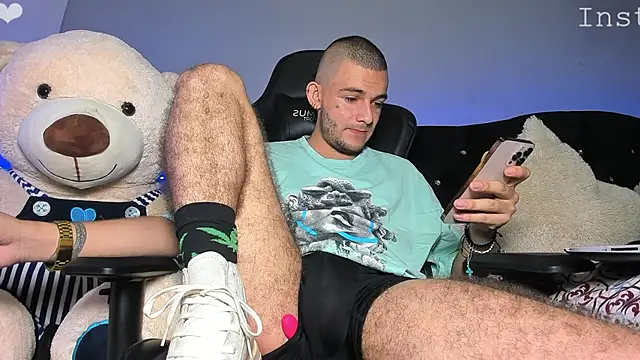 Snapshot of AbadSpears chatting on March 5, 2025, 12:05 am AbadSpears online show from March 5, 2025, 12:05 am