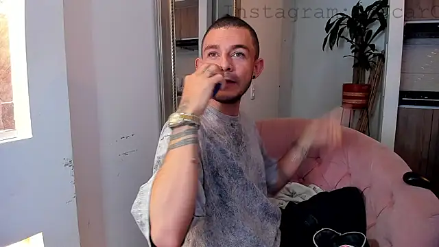 Snapshot of AbadSpears chatting on March 22, 2025, 3:52 am AbadSpears online show from March 22, 2025, 3:52 am