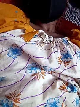 Snapshot of sweety_telugu_couple2027 chatting on September 21, 2025, 7:19 pm sweety telugu couple2027 online show from September 21, 2025, 7:19 pm