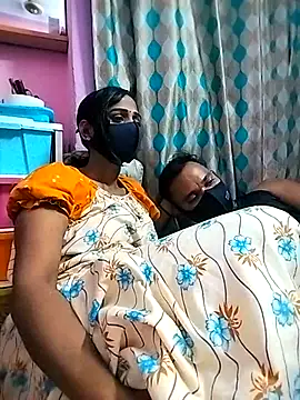 Snapshot of sweety_telugu_couple2027 chatting on March 17, 2025, 5:38 pm sweety telugu couple2027 online show from March 17, 2025, 5:38 pm