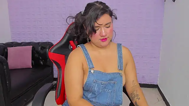 natasha adams22 online show from March 3, 2025, 1:28 am