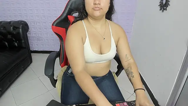 natasha adams22 online show from March 7, 2025, 1:09 am