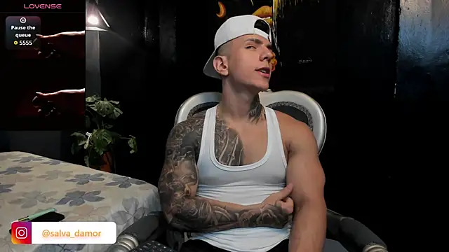 Snapshot of Flynn_Riider chatting on April 18, 2026, 5:37 pm Flynn Riider online show from April 18, 2026, 5:37 pm