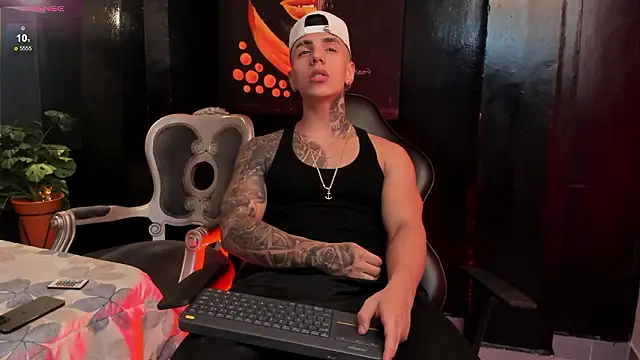 Snapshot of Flynn_Riider chatting on February 13, 2026, 5:40 am Flynn Riider online show from February 13, 2026, 5:40 am