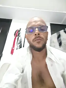 Snapshot of Charly_BC_Dirty chatting on January 29, 2025, 5:19 am Charly BC Dirty online show from January 29, 2025, 5:19 am