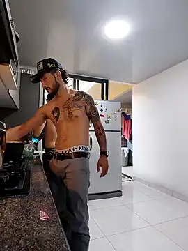 Snapshot of alexdesire chatting on October 5, 2025, 5:14 pm alexdesire online show from October 5, 2025, 5:14 pm