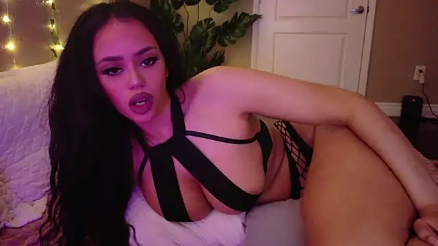 Snapshot of MayaIndica chatting on February 10, 2025, 7:36 am MayaIndica online show from February 10, 2025, 7:36 am