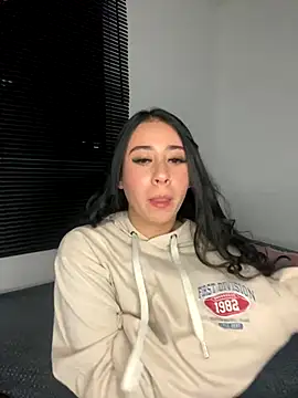 Zoee t online show from September 26, 2025, 3:35 am