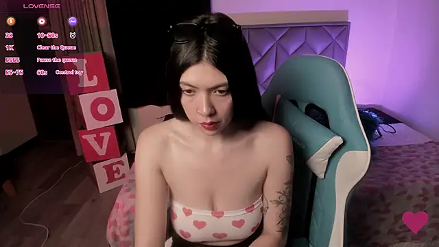 Aurora Hotson online show from February 5, 2025, 12:53 am
