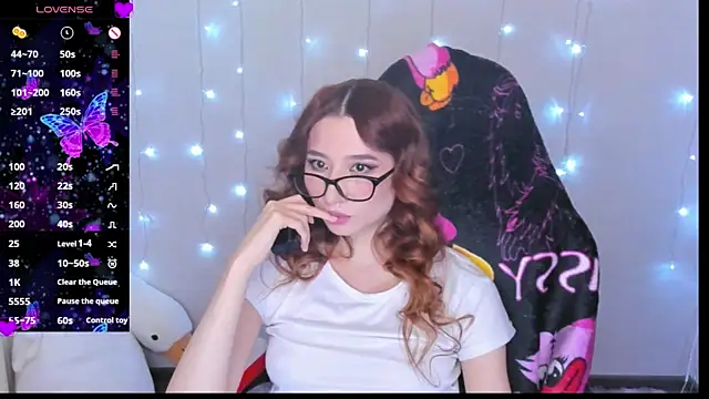 Snapshot of emily_cline chatting on November 6, 2025, 8:51 am emily cline online show from November 6, 2025, 8:51 am