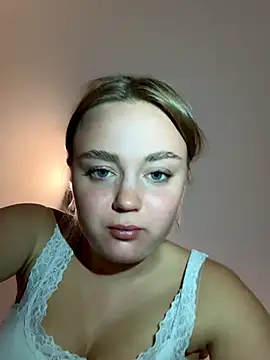 CherryEmmy online show from October 6, 2025, 5:35 pm