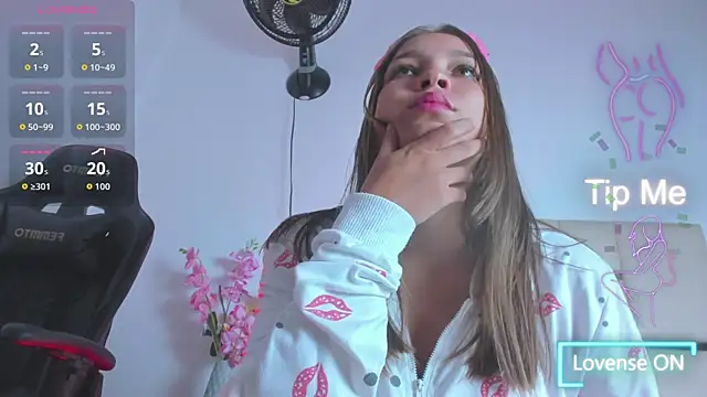 Snapshot of HaleyAmaya chatting on October 31, 2025, 12:46 pm HaleyAmaya online show from October 31, 2025, 12:46 pm