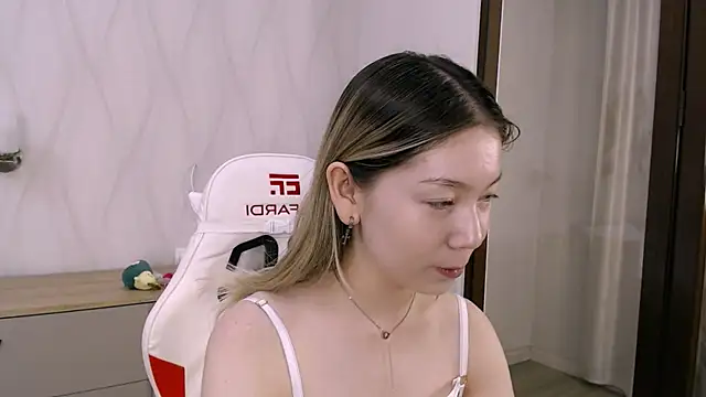 Snapshot of Babby_Rabbit chatting on October 3, 2025, 1:34 pm Babby Rabbit online show from October 3, 2025, 1:34 pm