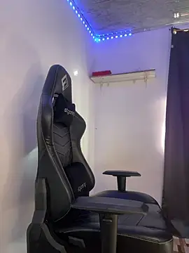 Dulce smith 1 online show from April 17, 2026, 9:50 pm