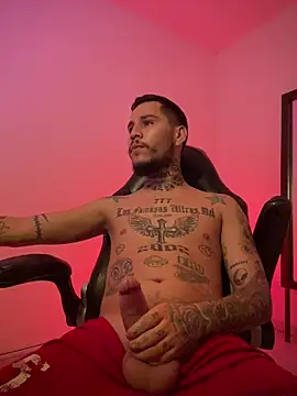 Junihn0 online show from November 7, 2025, 9:52 pm