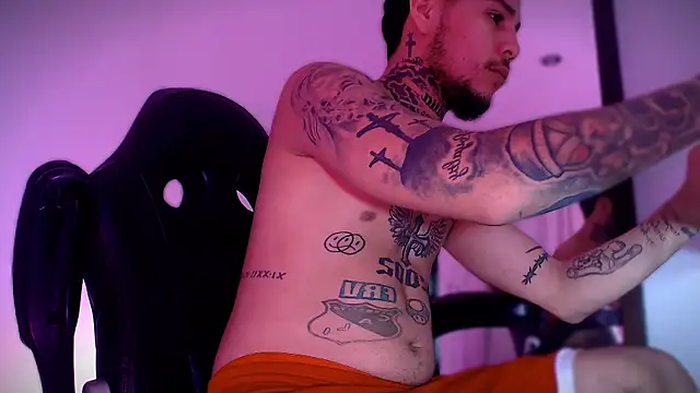 Junihn0 online show from September 24, 2025, 8:59 pm