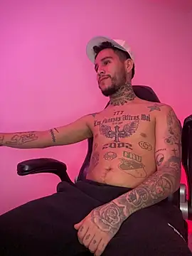 Junihn0 online show from December 2, 2025, 6:37 am