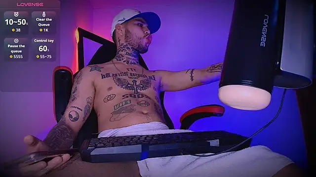 Junihn0 online show from January 13, 2026, 7:18 pm