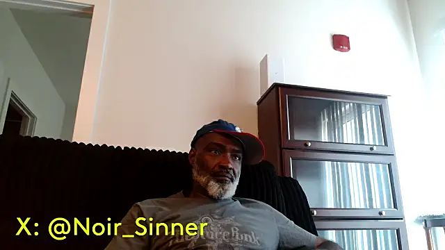 Snapshot of sinnernoir chatting on July 14, 2026, 3:29 pm sinnernoir online show from July 14, 2026, 3:29 pm