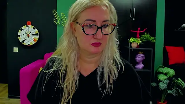 ChristyBrooks online show from February 4, 2025, 9:20 pm