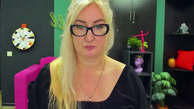 ChristyBrooks online show from February 12, 2025, 4:11 pm