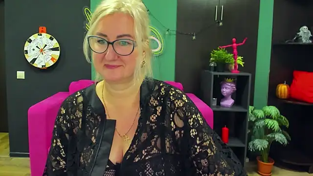 ChristyBrooks online show from February 10, 2025, 6:35 pm