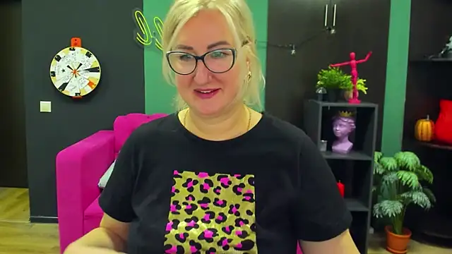ChristyBrooks online show from February 10, 2025, 9:36 pm