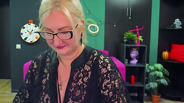 ChristyBrooks online show from February 21, 2025, 6:59 pm