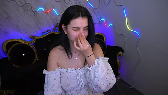 ShinyShyy online show from March 18, 2025, 5:01 pm