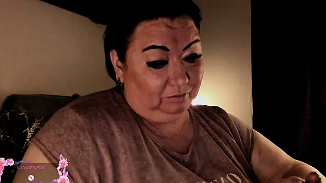 SexxyDreams1 online show from September 21, 2025, 3:44 am