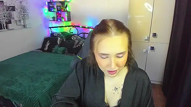 Snapshot of LinaTruly chatting on February 7, 2026, 10:18 pm LinaTruly online show from February 7, 2026, 10:18 pm