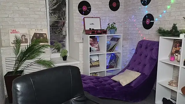 Snapshot of Ruby_Rubarb chatting on February 1, 2025, 2:13 pm Ruby Rubarb online show from February 1, 2025, 2:13 pm