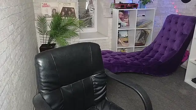 Snapshot of Ruby_Rubarb chatting on February 26, 2025, 2:16 pm Ruby Rubarb online show from February 26, 2025, 2:16 pm