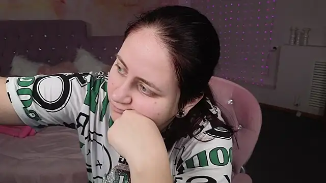 Snapshot of Ruby_Rubarb chatting on January 25, 2025, 2:58 pm Ruby Rubarb online show from January 25, 2025, 2:58 pm