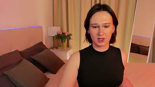 Nicole Cidman online show from March 15, 2025, 2:01 pm
