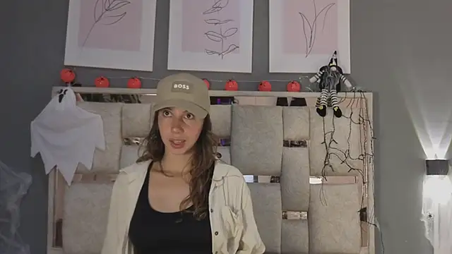 Snapshot of jolie_lov chatting on October 27, 2025, 1:12 pm jolie lov online show from October 27, 2025, 1:12 pm