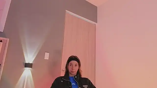 Snapshot of jolie_lov chatting on September 18, 2025, 1:03 pm jolie lov online show from September 18, 2025, 1:03 pm