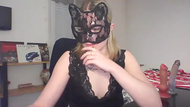 Cat Valentina online show from March 20, 2025, 5:47 pm