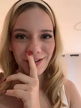 NicoleCut online show from March 7, 2025, 10:56 am
