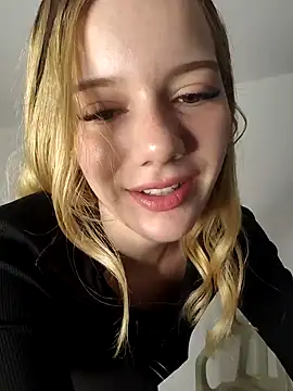 NicoleCut online show from February 17, 2025, 11:02 am