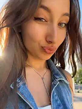 VelvetVixenI online show from July 18, 2026, 4:15 pm