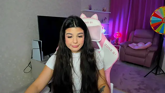 Snapshot of AlluringAriel chatting on December 5, 2025, 7:34 pm AlluringAriel online show from December 5, 2025, 7:34 pm