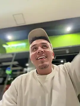 Snapshot of adam-rivera chatting on January 17, 2026, 2:04 am adam-rivera online show from January 17, 2026, 2:04 am