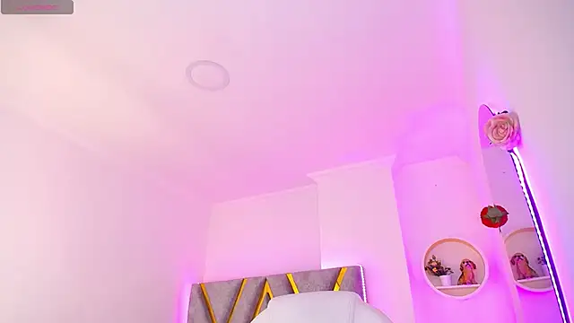 Snapshot of Aurora_Brownn chatting on March 15, 2025, 4:02 am Aurora Brownn online show from March 15, 2025, 4:02 am