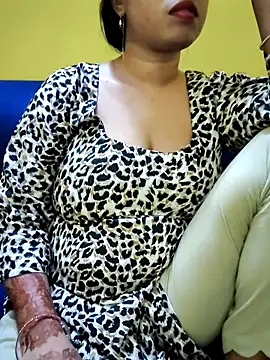 Snapshot of Haniya-143 chatting on September 13, 2025, 10:48 am Haniya-143 online show from September 13, 2025, 10:48 am