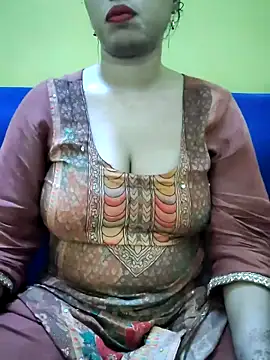 Snapshot of Haniya-143 chatting on September 15, 2025, 1:33 pm Haniya-143 online show from September 15, 2025, 1:33 pm