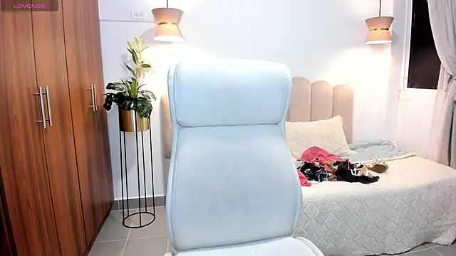 kiim sweett online show from January 15, 2025, 7:37 am