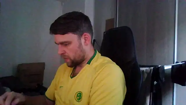 Snapshot of The_big_viking_ chatting on October 22, 2025, 1:21 pm The big viking online show from October 22, 2025, 1:21 pm