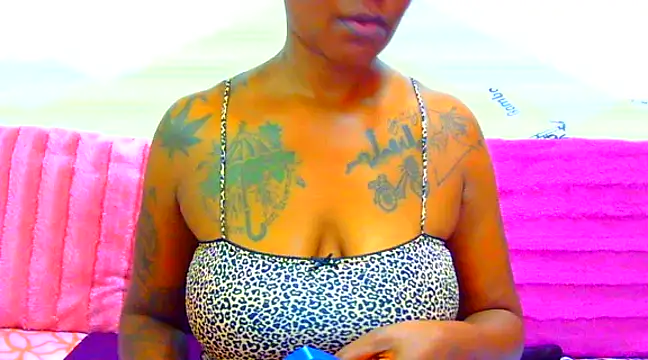 TattoedGoddessxx online show from February 27, 2025, 9:14 pm